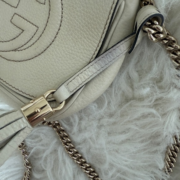 GUCCI SMALL SOHO FLAP BAG, WHITE - Picture 14 of 16